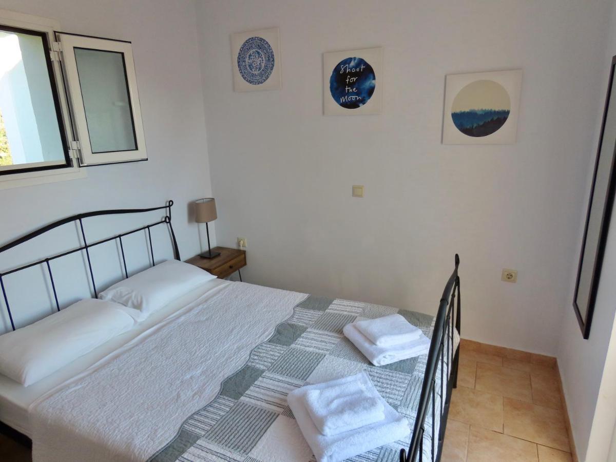 Phoebes Place At Kalamaki Court, 2 Bedroom Villa With A Shared Pool Dış mekan fotoğraf