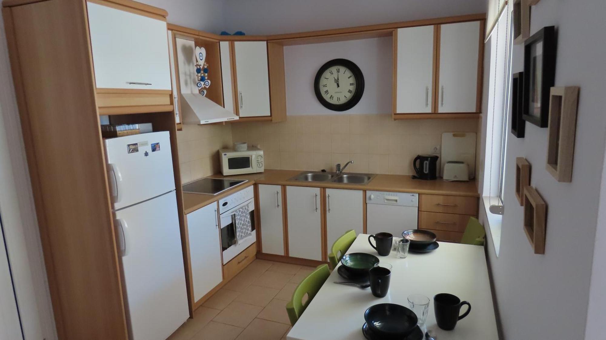 Phoebes Place At Kalamaki Court, 2 Bedroom Villa With A Shared Pool Dış mekan fotoğraf